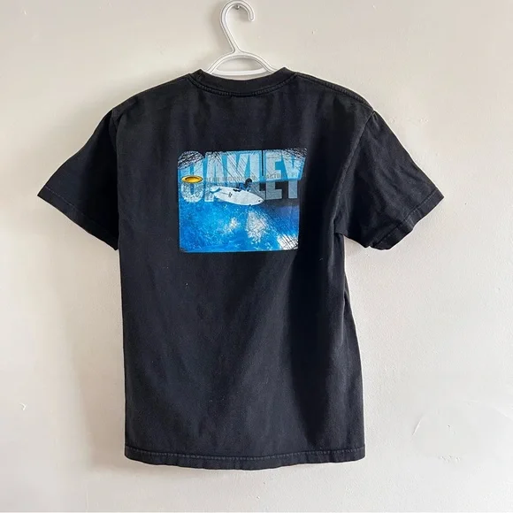 Y2K Oakley Surf Black Tee with Blue Graphic - Picture 6 of 9